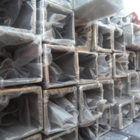 天津钢管厂直销40*60*0.8-2.5不锈钢方管 专业生产定做不锈钢方管