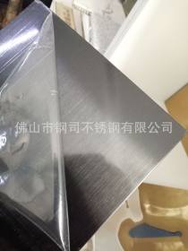 现货304不锈钢黑钛镜面拉丝板 工程定制镜面彩色不锈钢304黑钛板