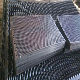 201不锈钢花纹板 304不锈钢防滑板 冲孔板 楼梯 厂房地面专用板