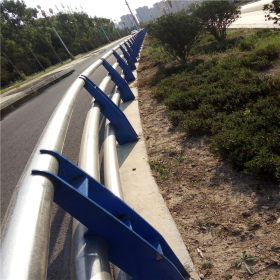 碳素钢复合钢管生产销售 马鞍山道路市政护栏 绿化护栏